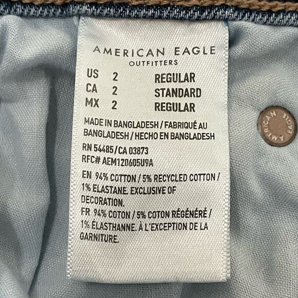 American Eagle 90s STRAIGHT Women’s Size 2 Medium Wash Blue Stretch Denim - Picture 8 of 10